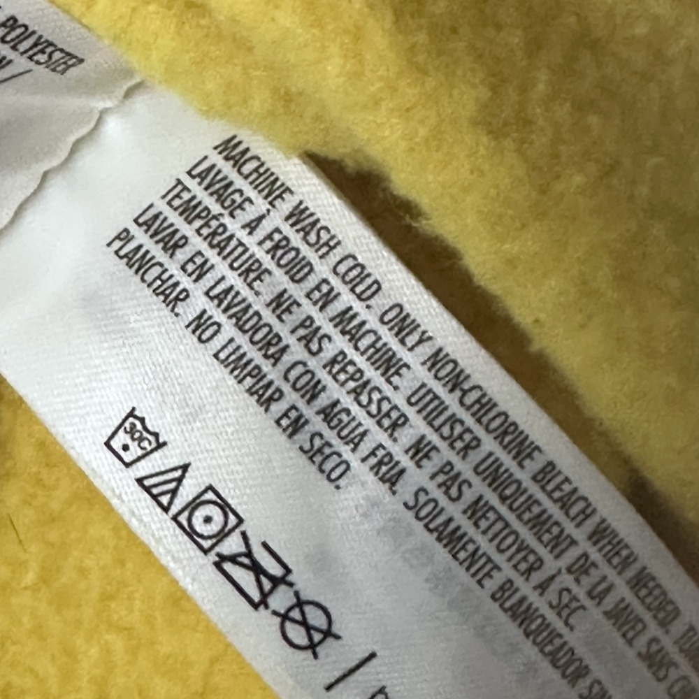 Disney Mickey Yellow Pullover Crewneck Sweatshirt Size 2XL Embroidered‎ - Picture 6 of 10